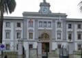Fachada principal de la Audiencia Provincial de A Coruña, tribunal que anuló la indemnización al esposo por cesárea con histerectomía.